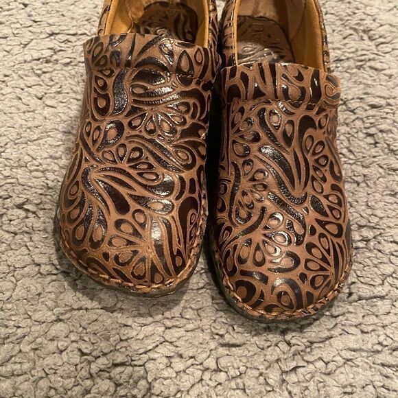 BORN B.O.C Leather Peggy Paisley Mule/Clog Sz 8.5 - Picture 9 of 9